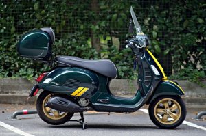 2021 VESPA GTS 300 SUPER SPORT RACING SIXTIES