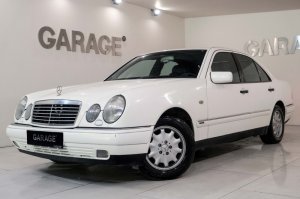 1997 MERCEDES BENZ E200 ELEGANCE